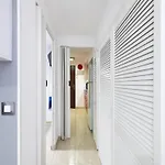 Διαμέρισμα Sunny Coastal Retreat For 4