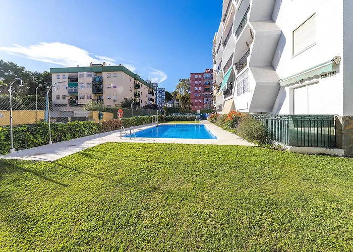 Sunny Coastal Retreat For 4 * 토레몰리노스