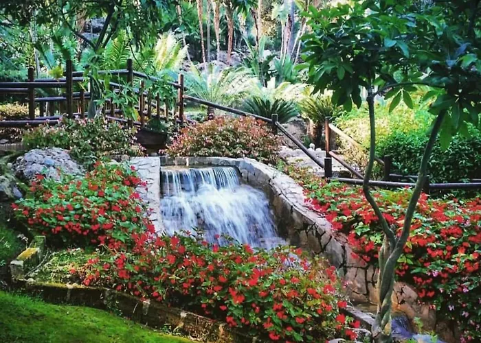 Sunny Coastal Retreat For 4 토레몰리노스