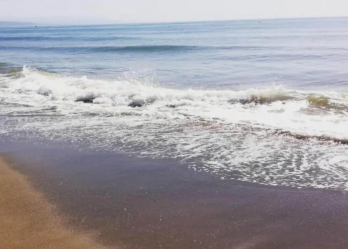 아파트 Sunny Coastal Retreat For 4