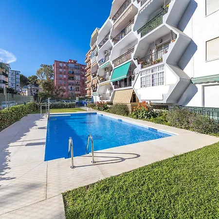 Sunny Coastal Retreat For 4 Torremolinos
