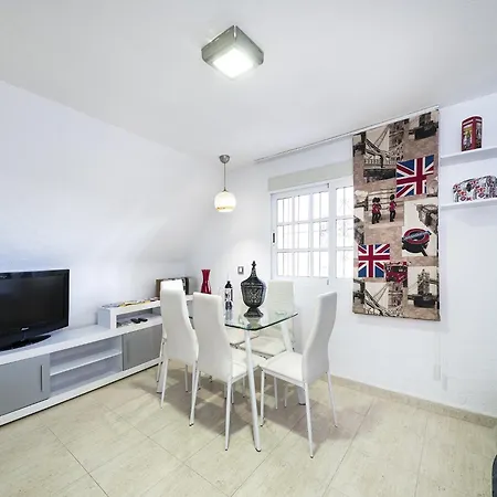 Apartamento Sunny Coastal Retreat For 4 *