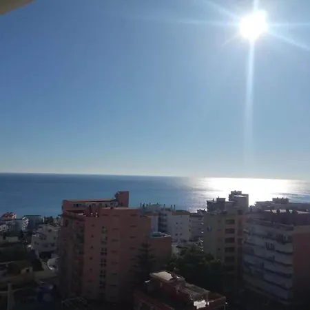 Sunny Coastal Retreat For 4 *