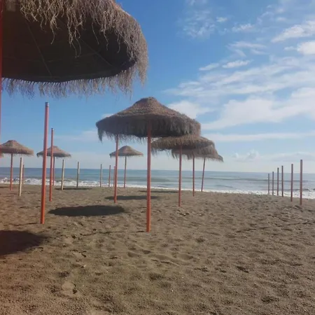 Sunny Coastal Retreat For 4 Apartment