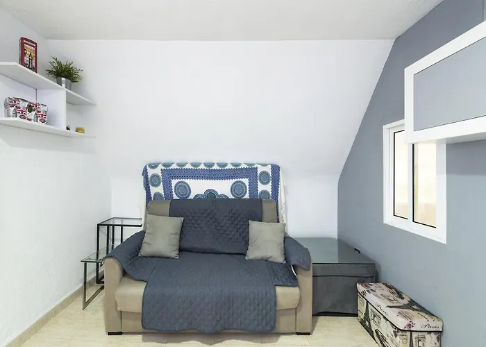 Sunny Coastal Retreat For 4 Torremolinos