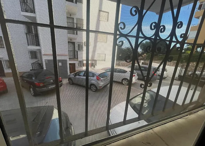 Sunny Coastal Retreat For 4 Appartement *