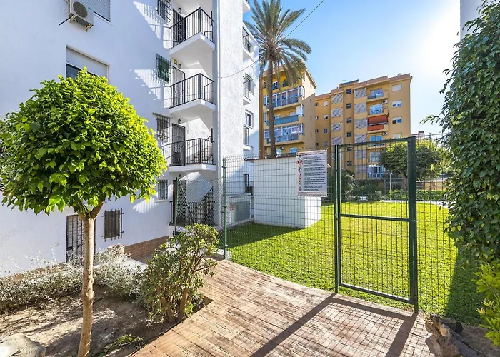 Sunny Coastal Retreat For 4 Appartement *