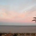 Sunny Coastal Retreat For 4 * Torremolinos