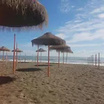 Sunny Coastal Retreat For 4 Apartment