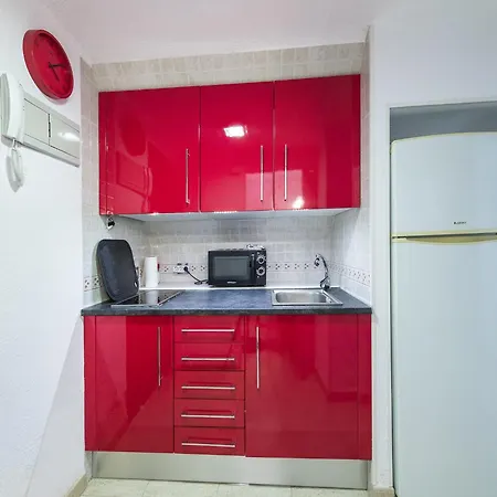 Sunny Coastal Retreat For 4 Torremolinos