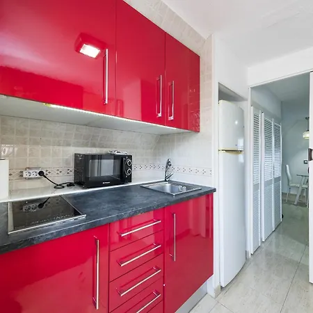 Apartamento Sunny Coastal Retreat For 4