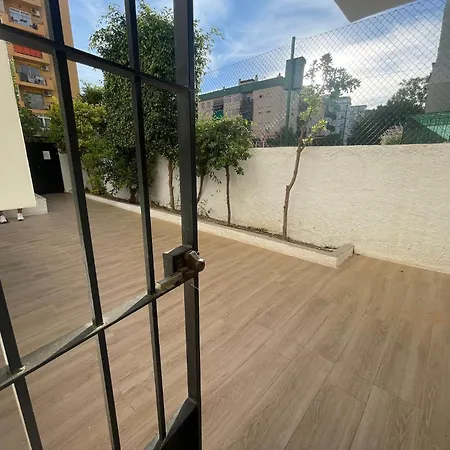 Sunny Coastal Retreat For 4 * Torremolinos